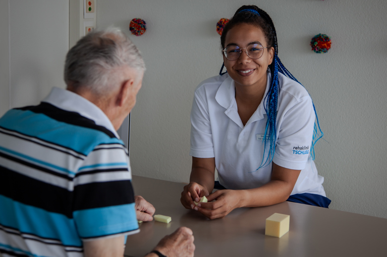 Ergotherapie mit Patient